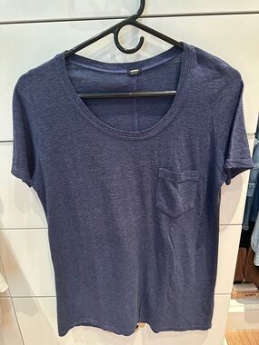 Monrow navy scoop neck pocket tee S